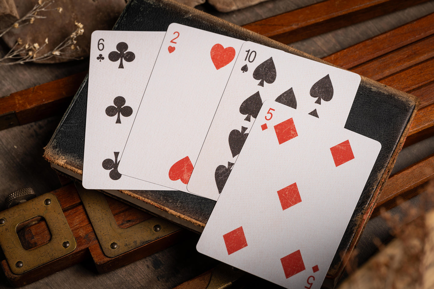 DOUBLE SET - GOLDEN EAGLE No. 7 VINTAGE PLAYING CARDS (1x STANDARD 1x GILDED)